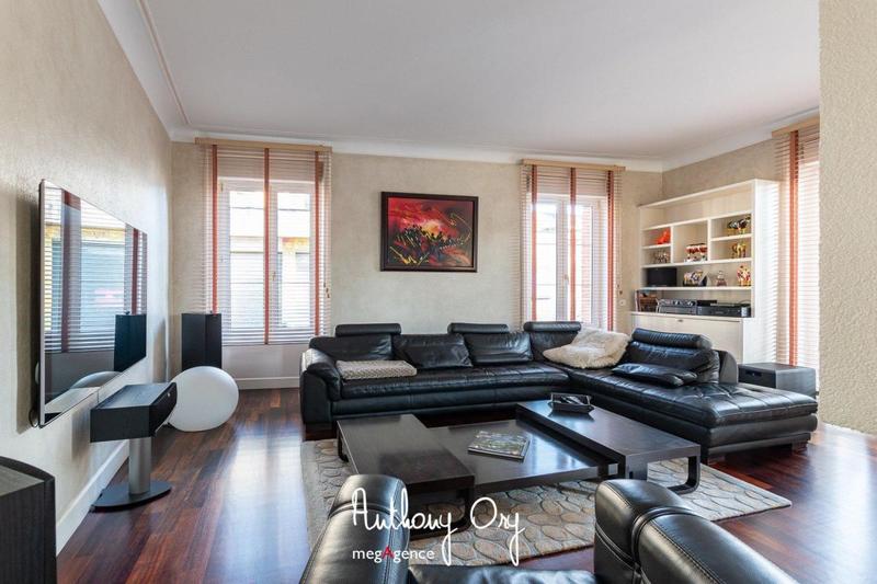 Maison de ville - 247 m² - 10 pièces