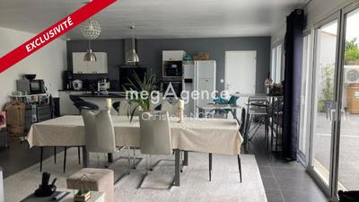 Maison - 135 m² - 5 pièces