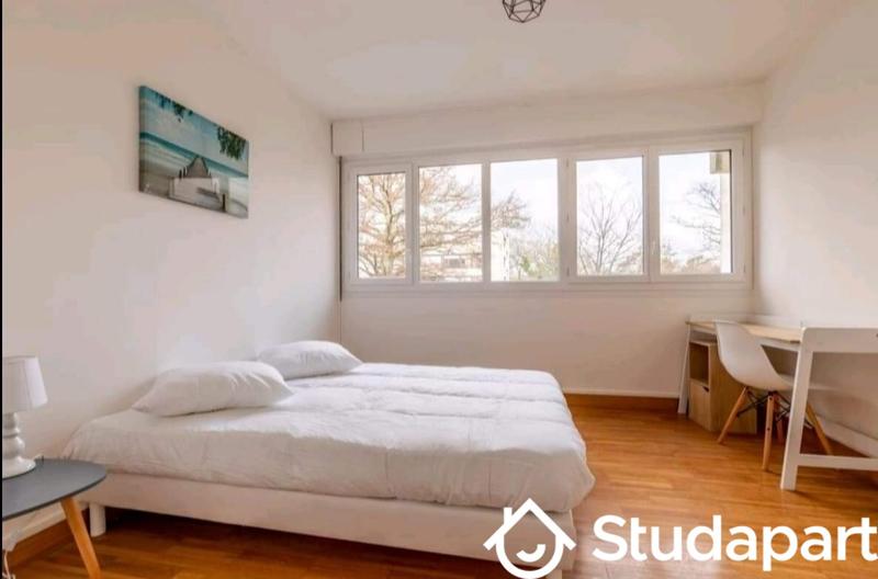 Chambre - 10 m² - 1 pièce