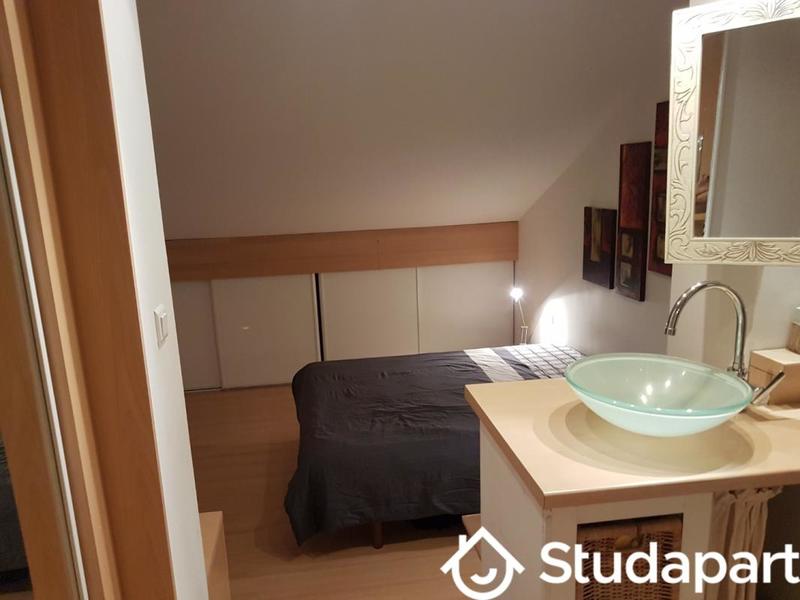 Chambre - 10 m² - 1 pièce