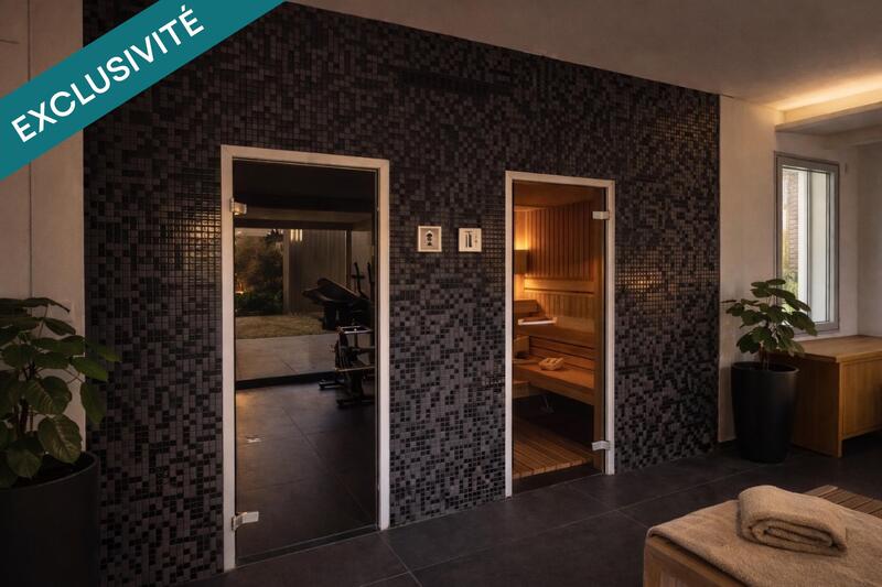 Maison - 305 m² - 12 pièces