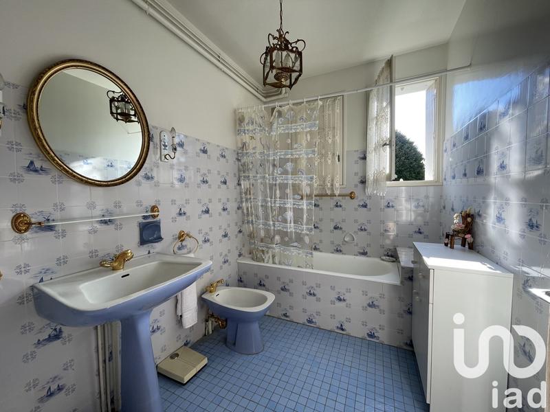 Maison - 257 m² - 8 pièces