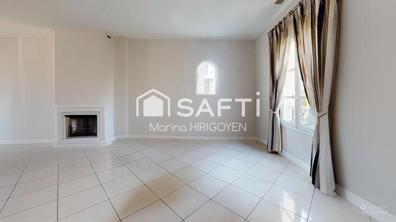 Maison - 215 m² - 6 pièces