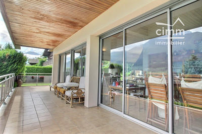 Villa - 363 m² - 6 pièces