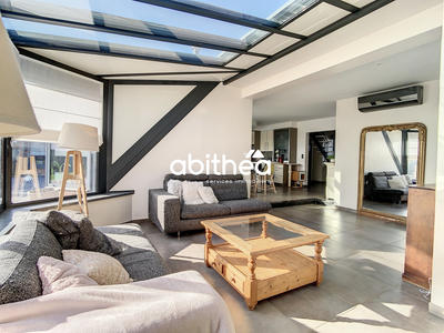 Maison - 335 m² - 9 pièces