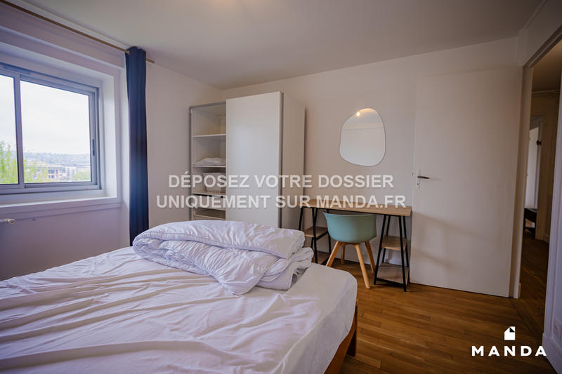 Chambre - 11 m² - 4 pièces