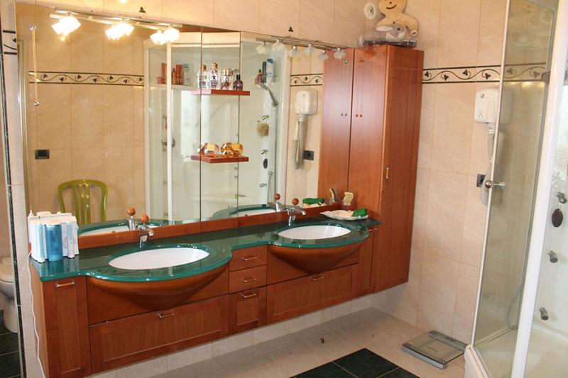 Demeure - 245 m² - 10 pièces