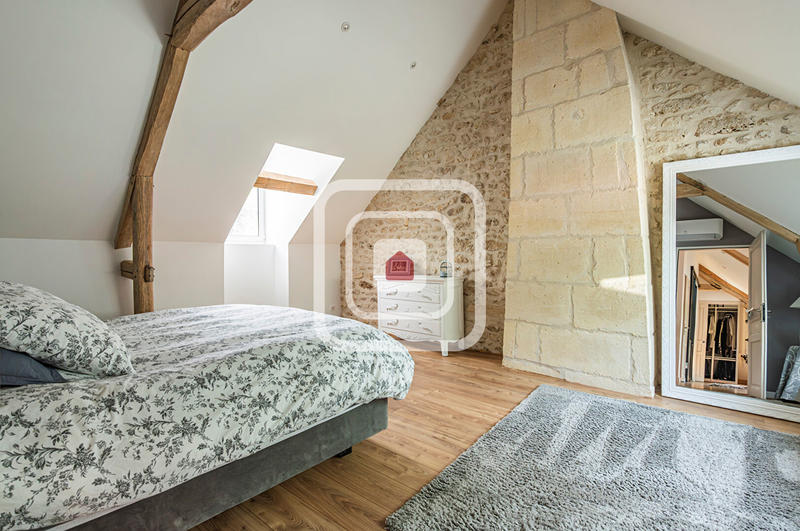 Maison - 350 m² - 8 pièces