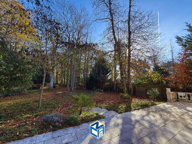 Maison - 192 m² - 5 pièces