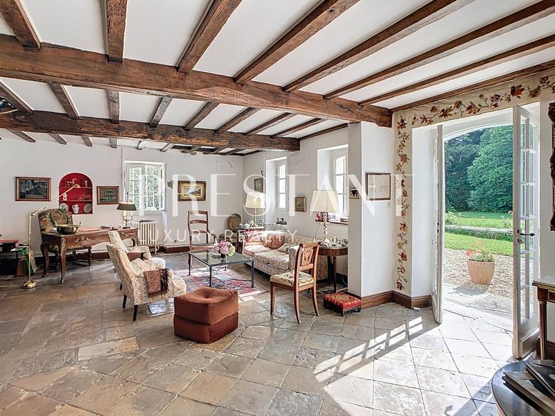 Maison - 285 m² - 7 pièces