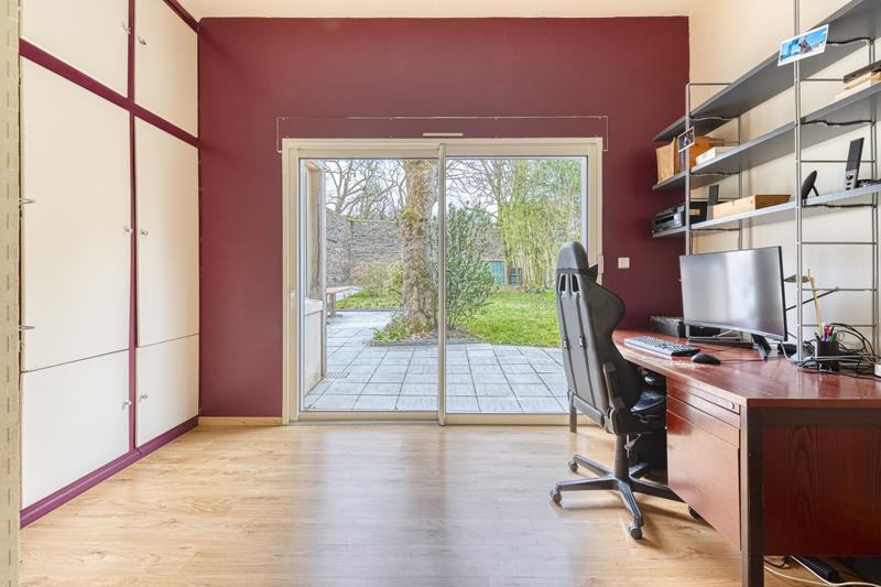 Maison - 233 m² - 9 pièces