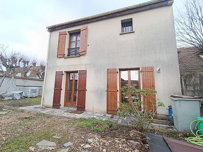 Maison - 92 m² - 5 pièces