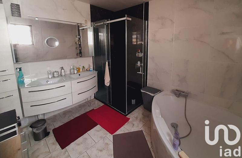 Maison - 208 m² - 8 pièces