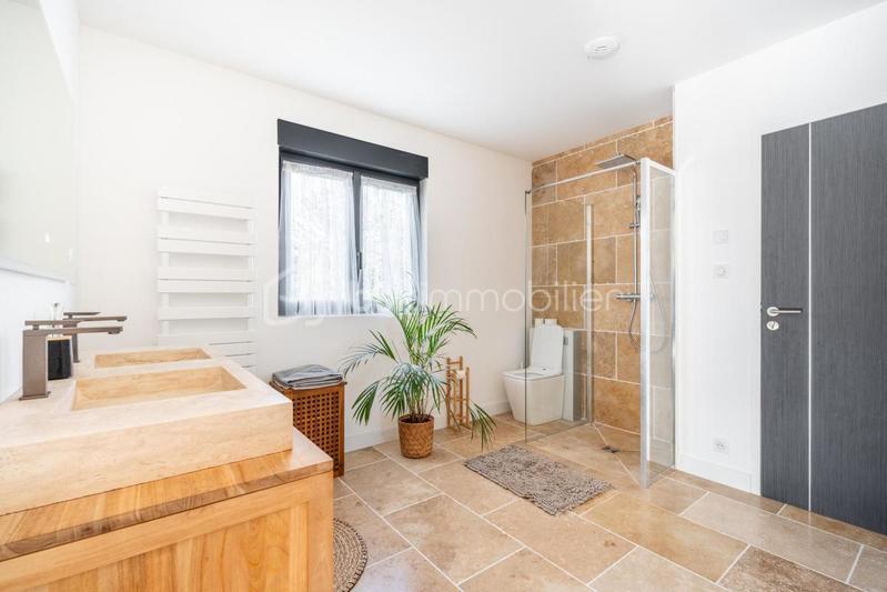 Maison - 180 m² - 6 pièces