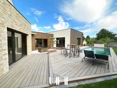 Maison - 300 m² - 6 pièces