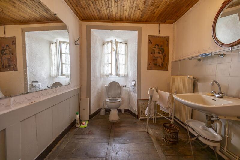 Maison ancienne - 210 m² - 6 pièces