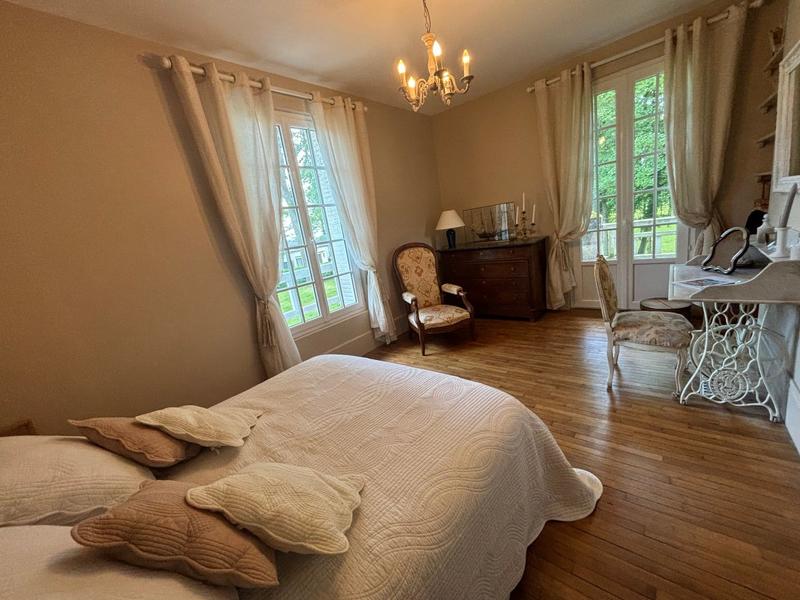 Maison de maîtres - 395 m² - 11 pièces