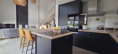 Maison - 121 m² - 5 pièces