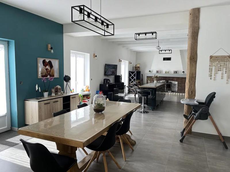 Propriété - 191 m² - 6 pièces