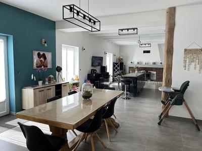 Propriété - 191 m² - 6 pièces