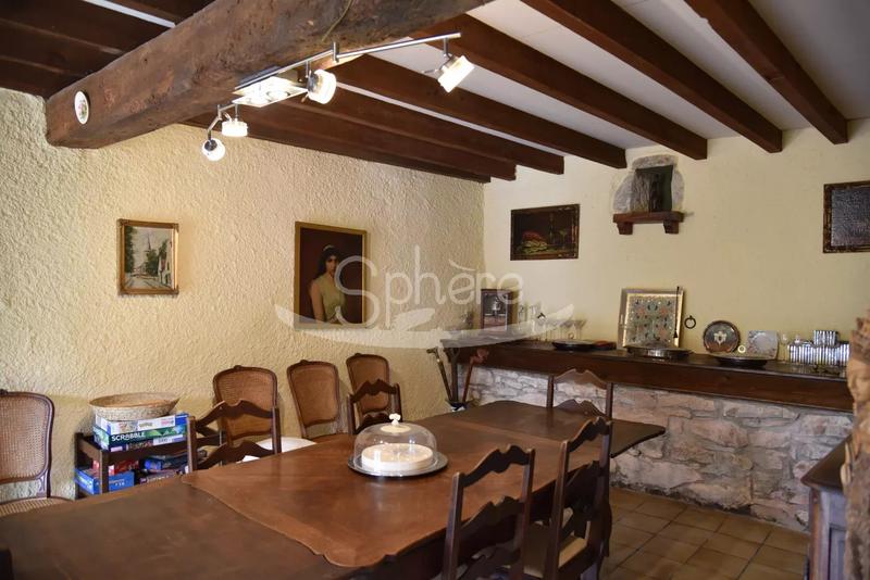 Propriété - 317 m² - 22 pièces