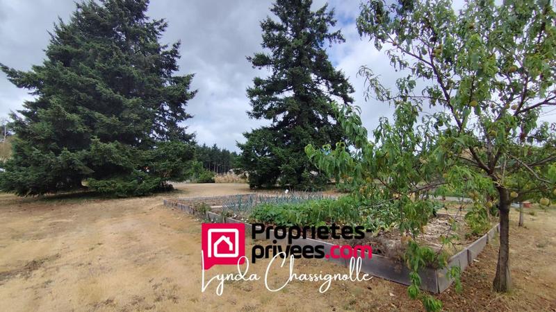 Terrain constructible - 1 100 m²