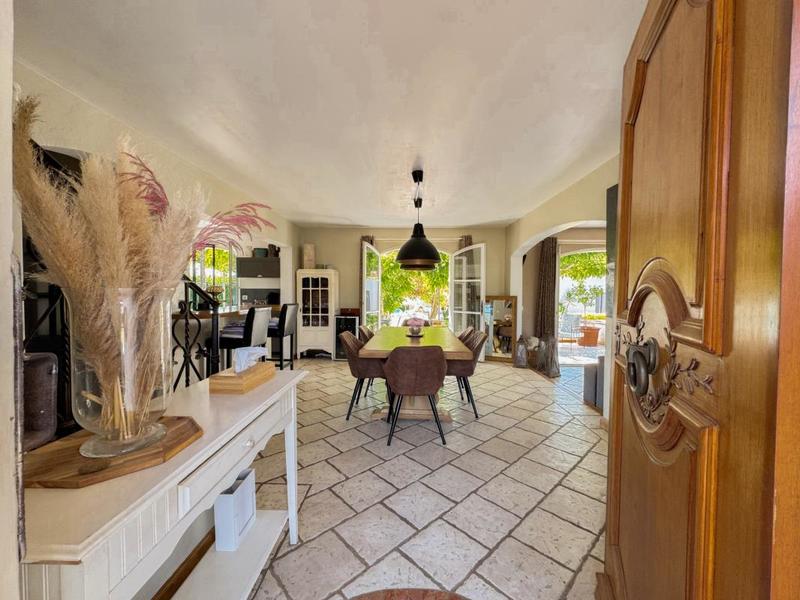 Maison - 180 m² - 6 pièces