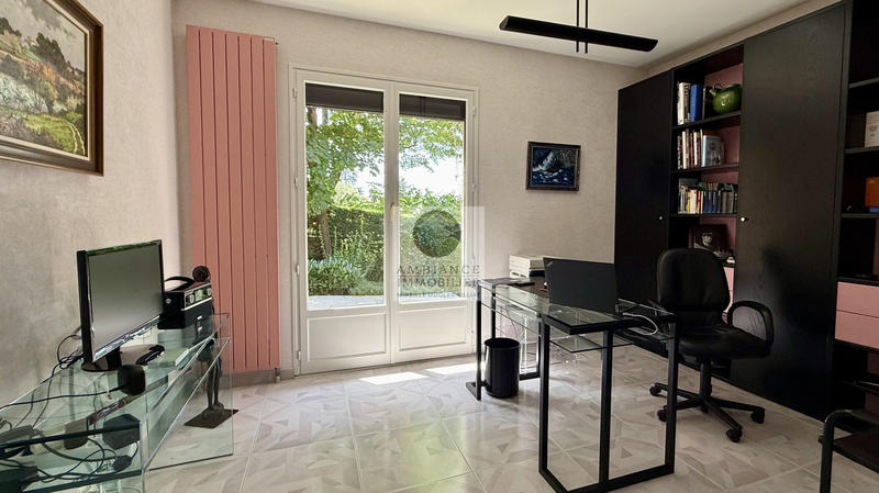 Maison - 220 m² - 8 pièces