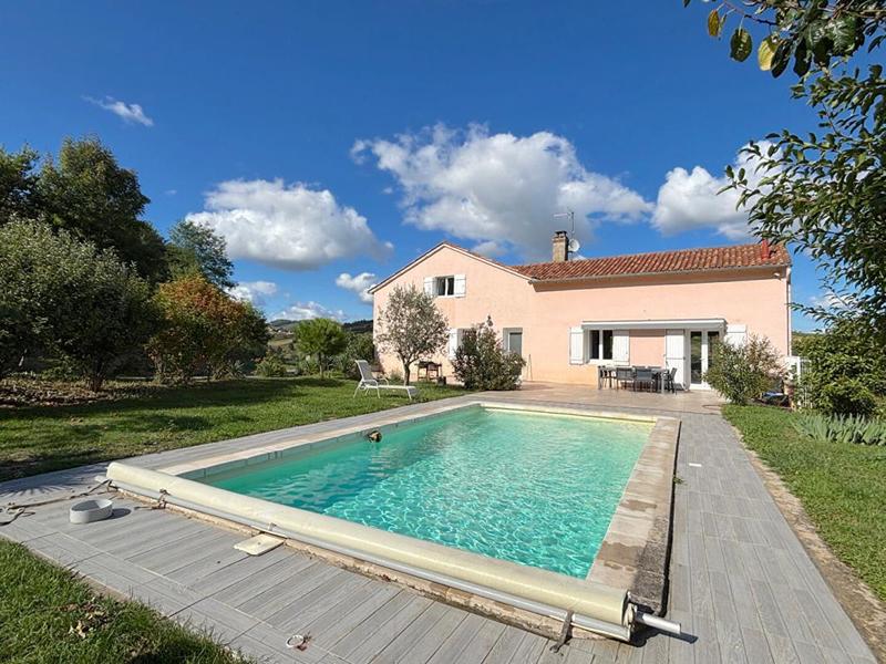 Maison - 266 m² - 11 pièces