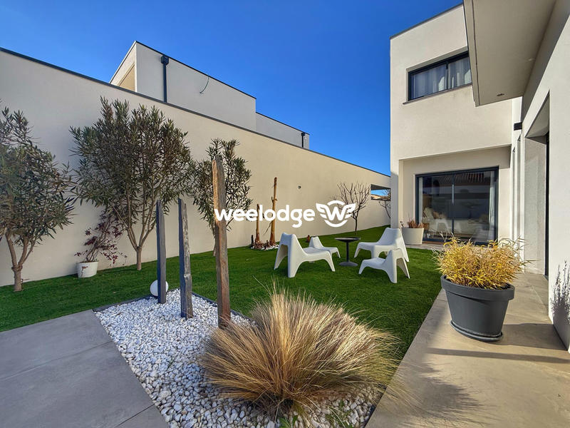 Maison contemporaine - 197 m² - 6 pièces