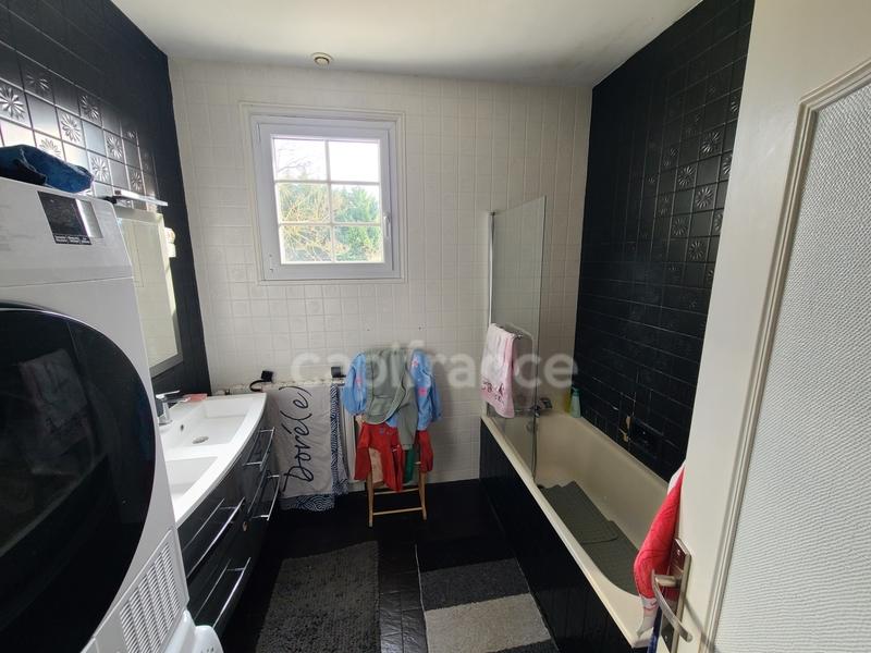 Maison - 210 m² - 10 pièces