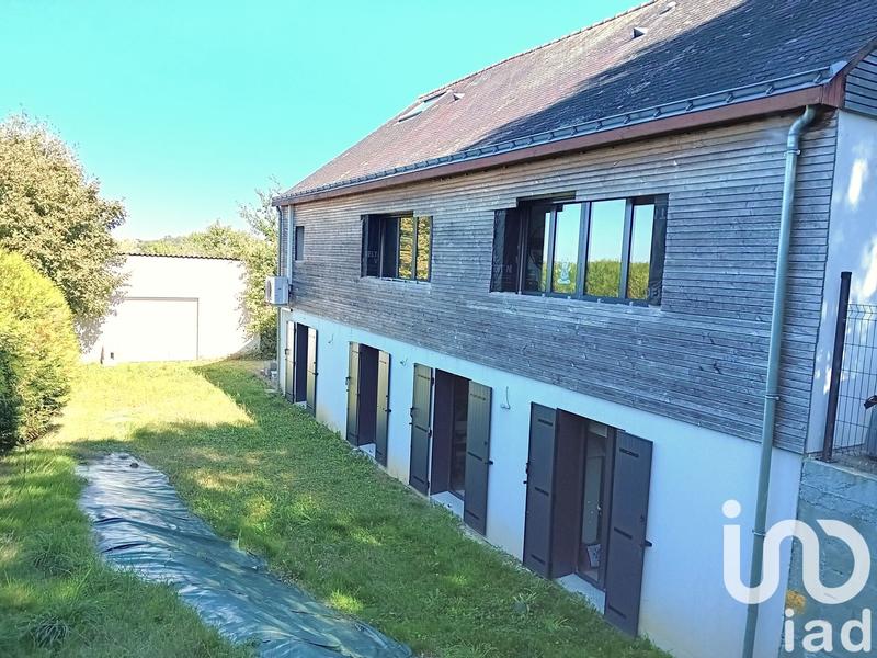 Maison - 212 m² - 8 pièces