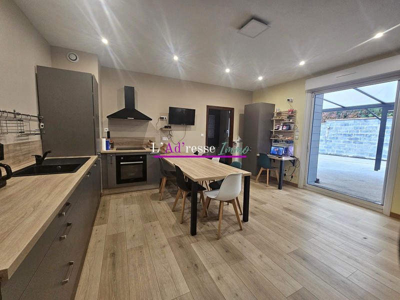 Maison traditionnelle - 194 m² - 9 pièces