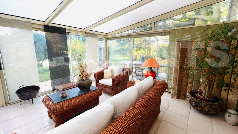 Maison - 261 m² - 8 pièces