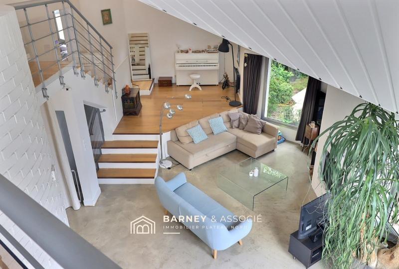 Maison contemporaine - 260 m² - 7 pièces