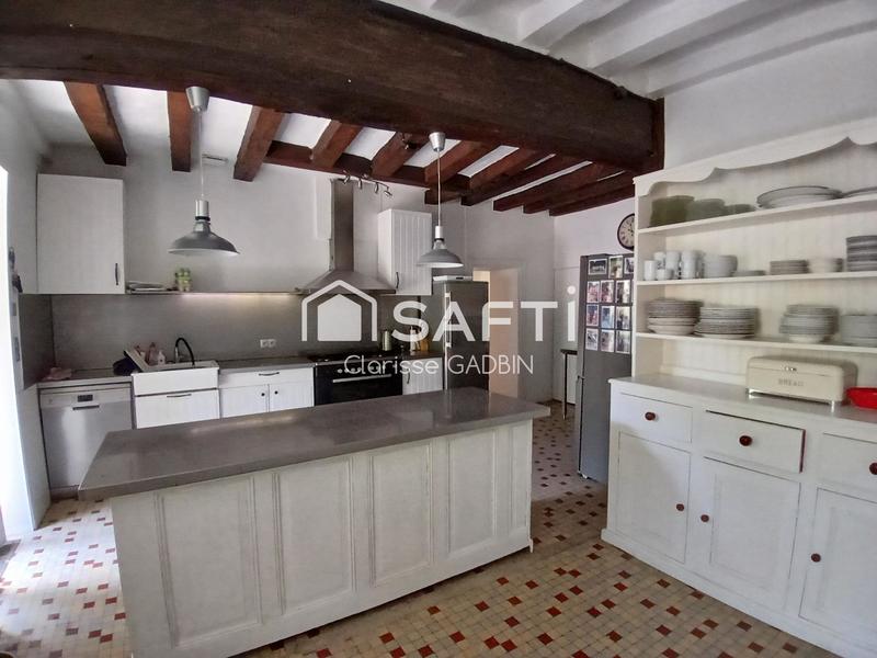 Maison - 225 m² - 10 pièces