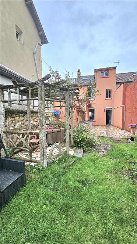 Maison - 90 m² - 4 pièces