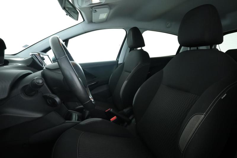 Peugeot 208 1.6 Blue-HDi Style 5p 75 ch