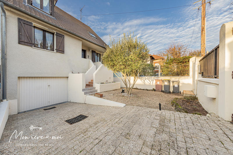 Maison - 145 m² - 7 pièces