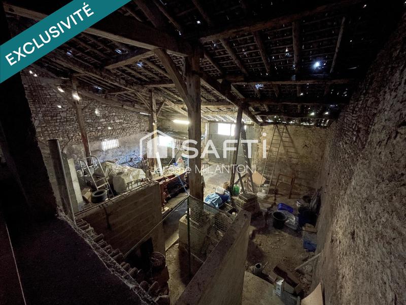 Maison - 250 m² - 2 pièces