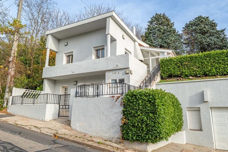 Maison - 177 m² - 5 pièces