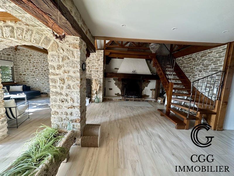 Maison - 223 m² - 6 pièces