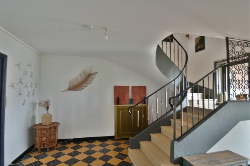 Maison - 307 m² - 10 pièces