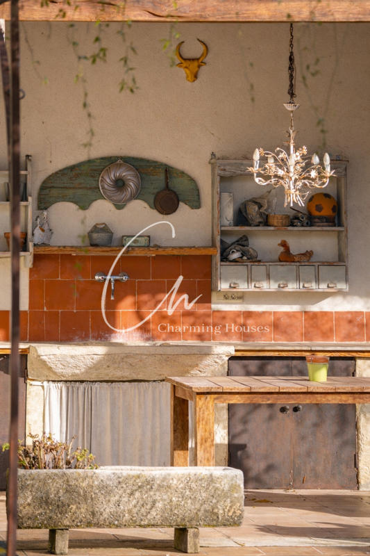 Maison - 230 m² - 7 pièces