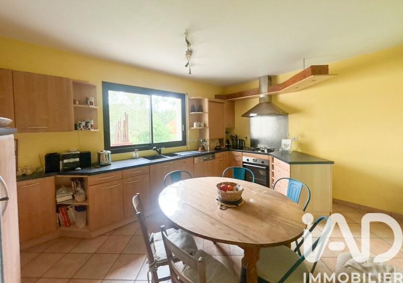 Maison - 185 m² - 8 pièces