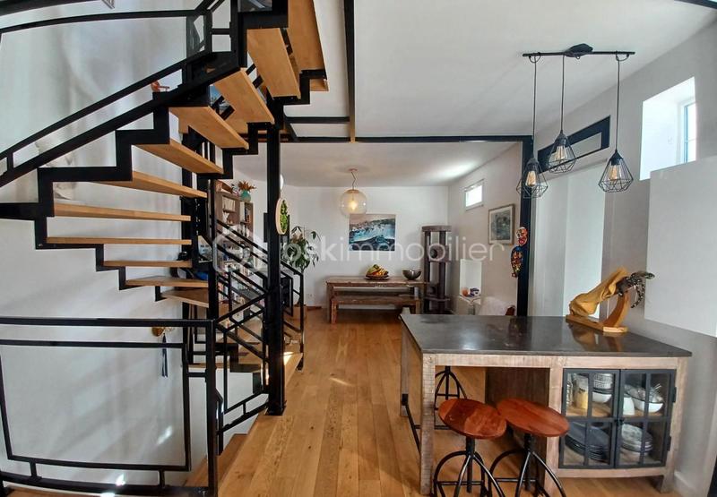 Maison - 98 m² - 6 pièces