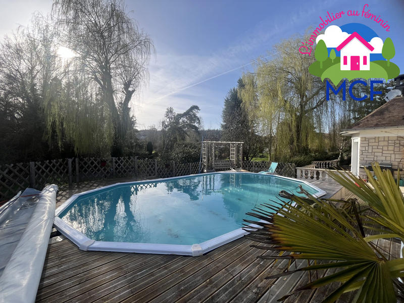 Maison traditionnelle - 223 m² - 7 pièces