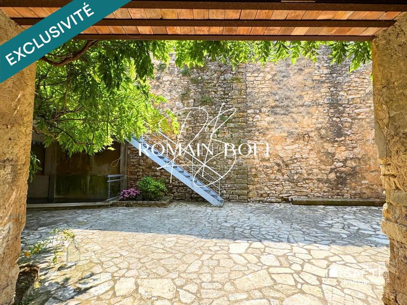 Maison - 204 m² - 6 pièces