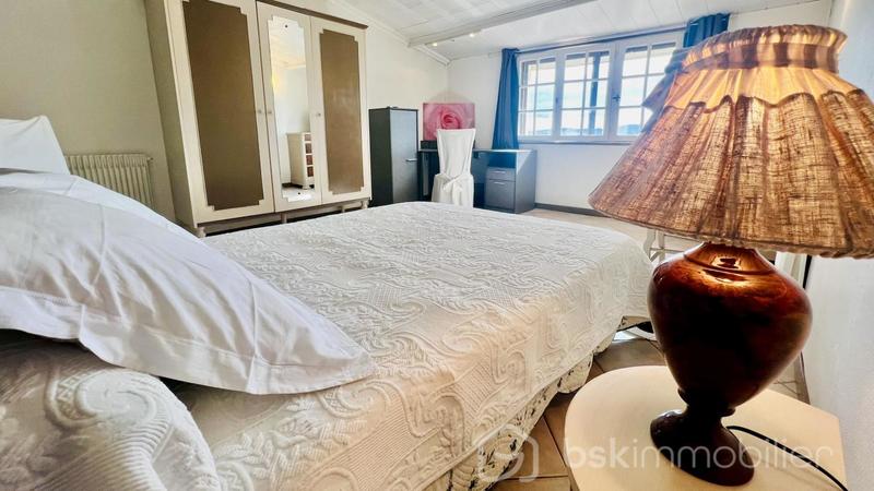 Maison en pierre - 185 m² - 9 pièces