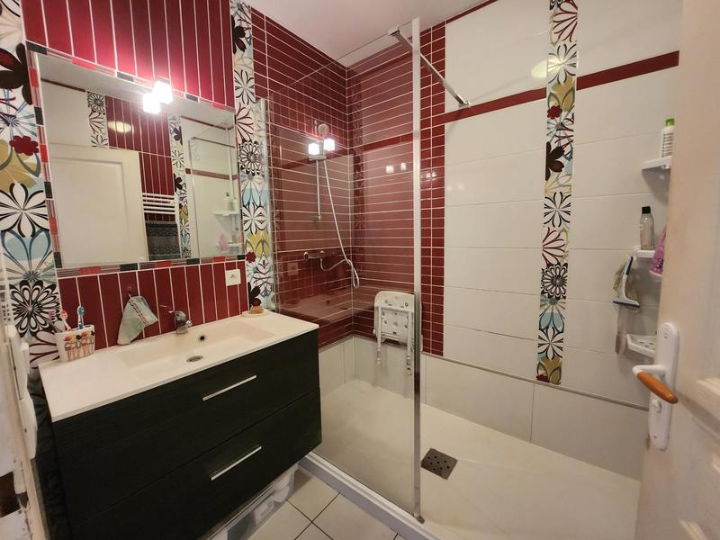 Maison - 270 m² - 16 pièces